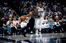 开云APP-马刺力克独行侠，布克统治全场的简单介绍