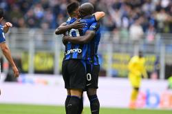 开云官方app入口-包含拉齐奥火力全开，攻势猛烈表现出色的词条