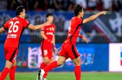 开云下载-关于北京人和客场击败山东泰山，豪取客场胜利的信息