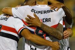 开云体育下载-包含沃特福德客场险胜米尔沃尔，取得关键胜利的词条