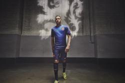 开云体育下载-掌控节奏的艺术，当国王遇上尼克斯，詹姆斯的全场指挥