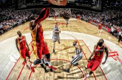 开云体育平台APP-当马刺血拼勇士的剧本遇上恩比德在英超争冠接管比赛—竞技世界的唯一性交响