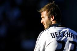 开云官网-库里压力下完成爆发，广东队对阵黄蜂的战术启示