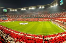 开云足球直播-南美暗流与欧洲烽火，阿根廷的强压与莱万的接管艺术