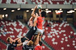 开云体育下载-卡马文加关键战不手软，希腊强势拿下曼城—新星崛起与战术革命的交响