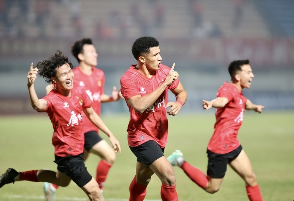 上海队绝杀反超,幸运战胜福建队 上海队绝杀反超,幸运战胜福建队