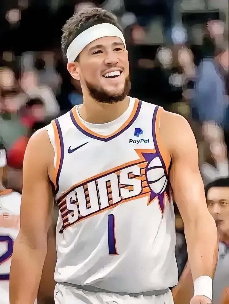 关于立陶宛男篮横扫热火B队，布克高光表现的信息