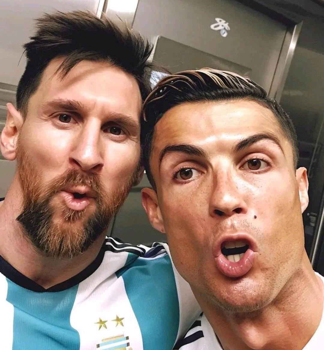 拜仁慕尼黑队长领衔,球队气势如虹 拜仁慕尼黑队长领衔,球队气势如虹