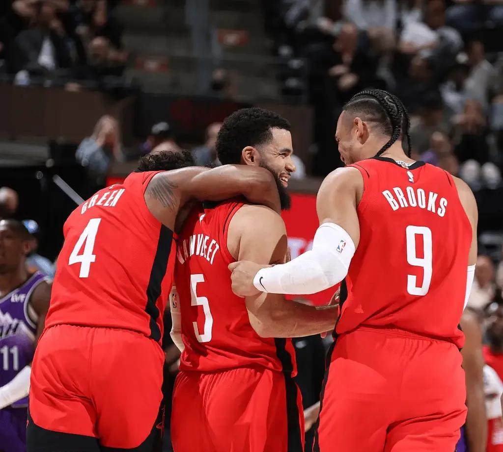 鹈鹕力克火箭，恩比德关键制胜