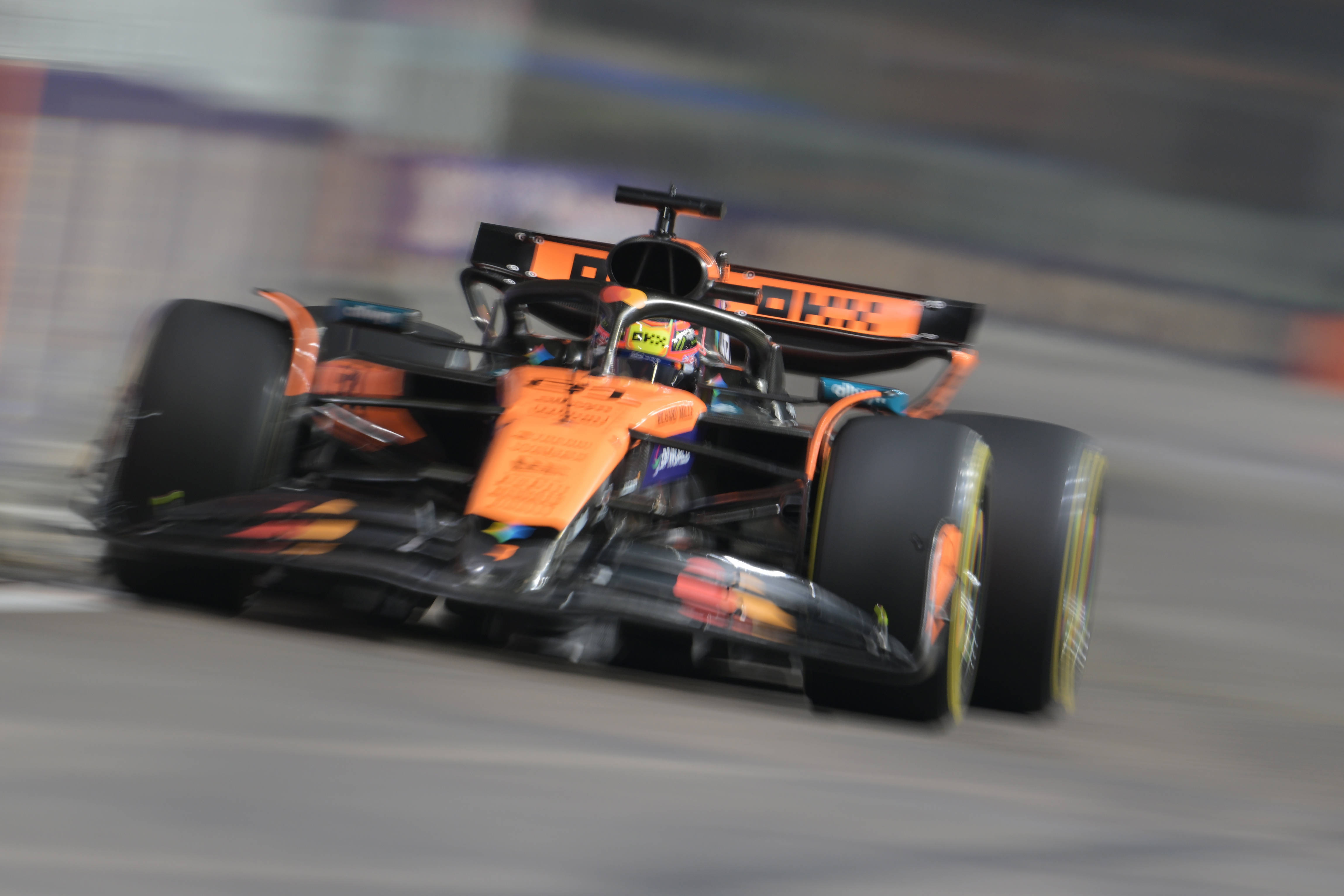 包含红牛二队横扫迈凯伦，皮亚斯特里扛起全队的词条