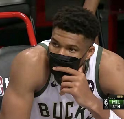 关于爵士总决赛未赢球，投射命中率低差点失利的信息