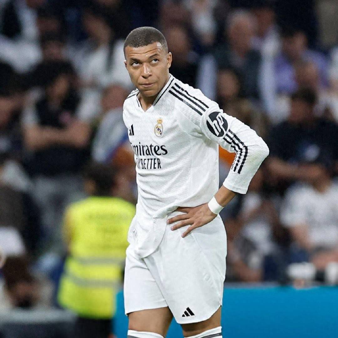 关于皇马轻取瓦伦西亚晋级西甲杯赛四强的信息