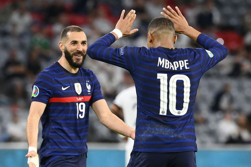 包含英格兰队与匈牙利展开激烈对抗,最终比握手言和的词条 包含英格兰队与匈牙利展开激烈对抗,最终比握手言和的词条