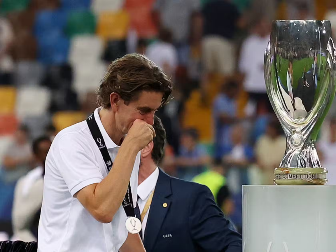 关于弗莱堡队宣布主教练获奖，球迷热情庆祝的信息