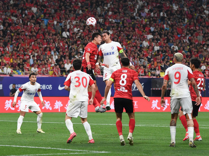 中国足球联赛战绩亮眼，赛事备受瞩目的简单介绍