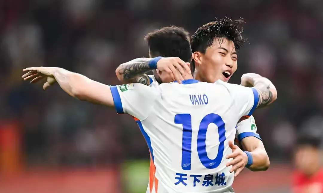 关于孙可建功，上港主场击败申鑫的信息