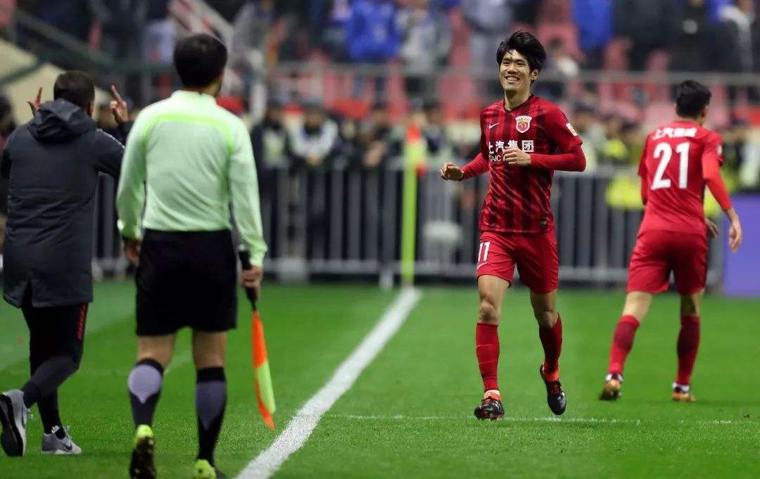 上港锋线轮番破门，攻击手段全面的简单介绍