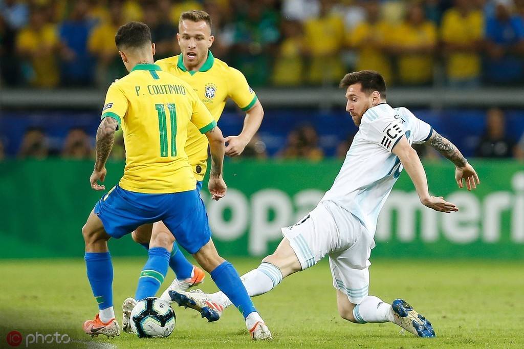 巴西队长承认存在团队问题,扬言全力改进 巴西队长承认存在团队问题,扬言全力改进