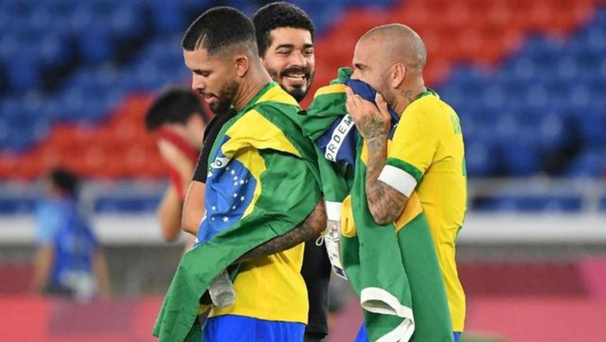 巴西队长承认存在团队问题,扬言全力改进 巴西队长承认存在团队问题,扬言全力改进