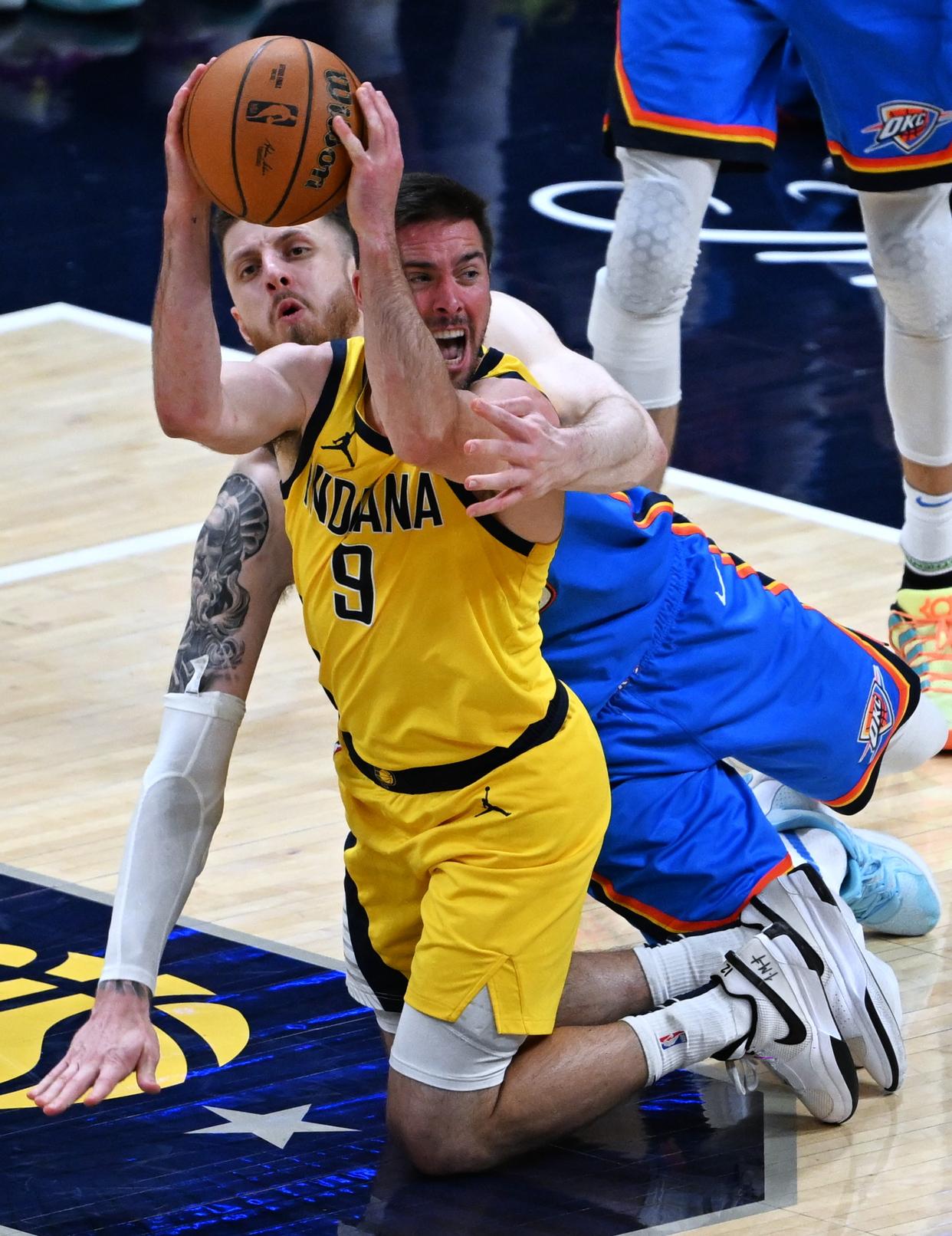 爵士在主场惨败掘金，戈贝尔内线遭受压制的简单介绍