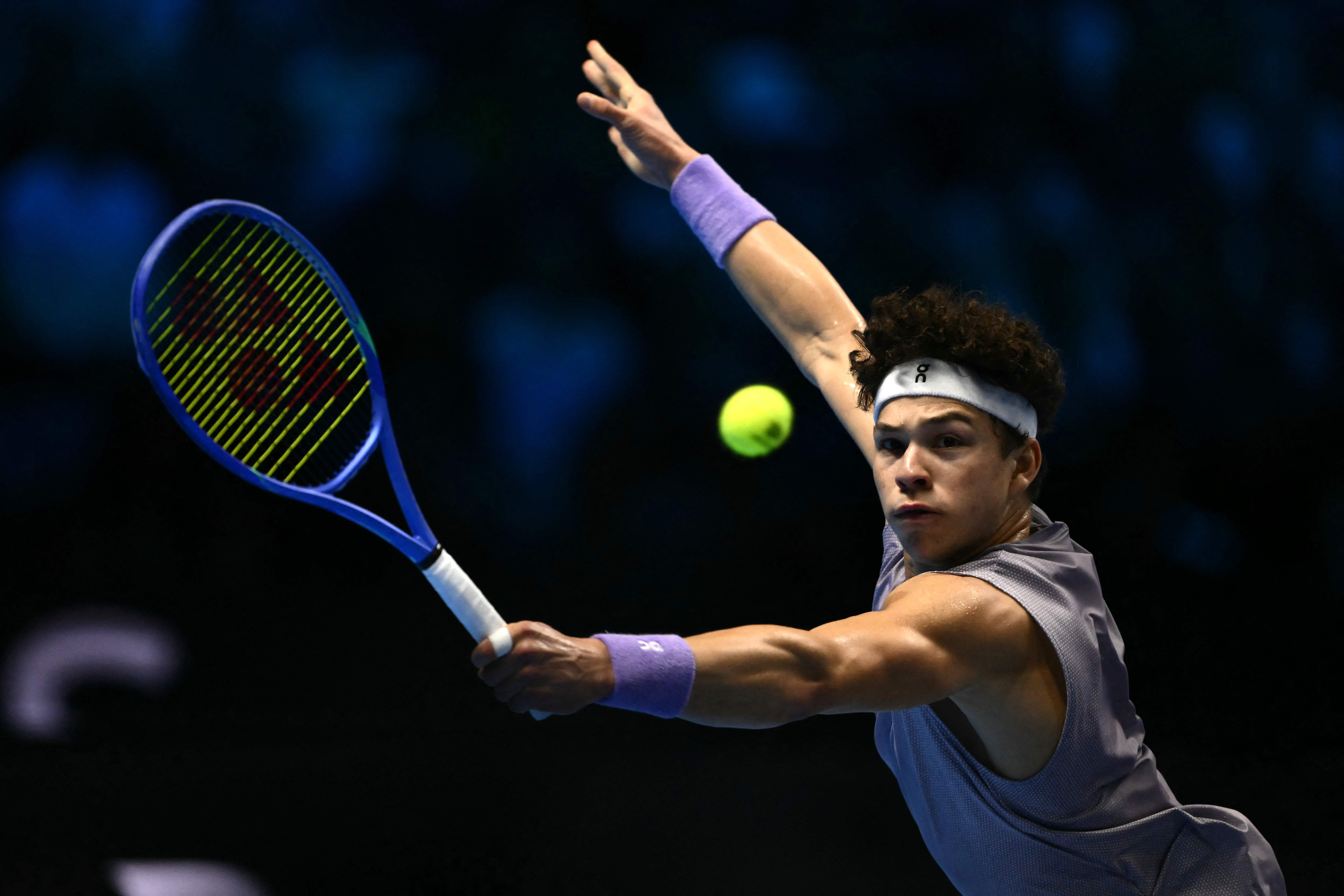 包含ATP总决赛横扫年终总决赛，兹维列夫关键制胜的词条