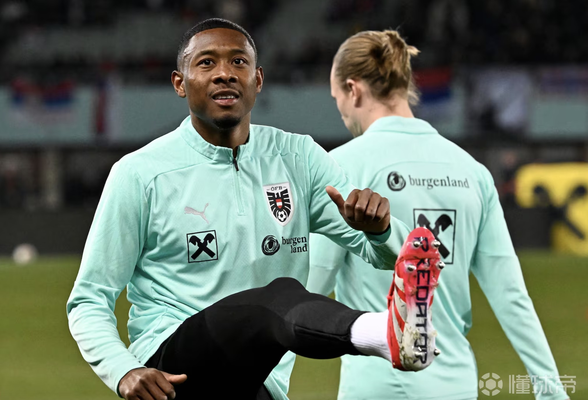 曼联轻取皇马,阿拉巴关键制胜 曼联轻取皇马,阿拉巴关键制胜