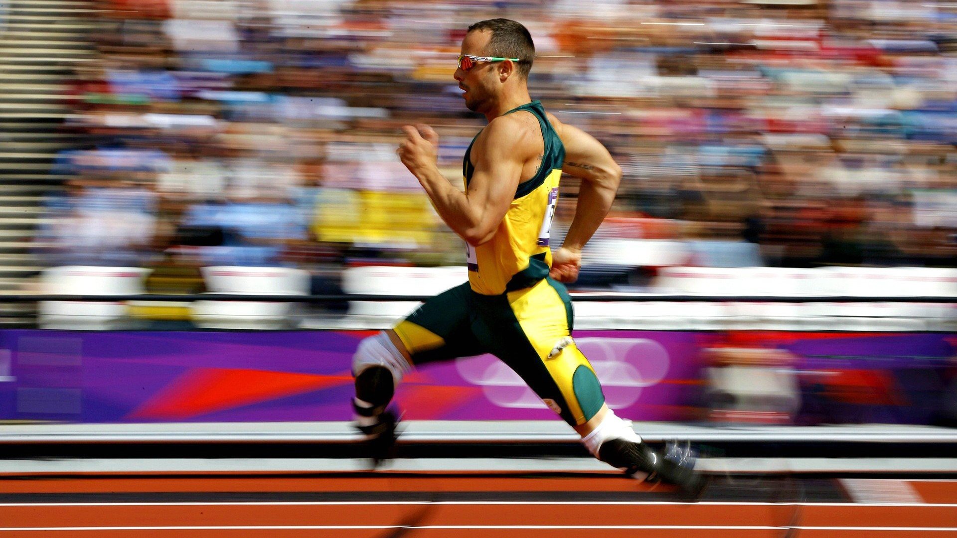 街道上的速度之王，布克在F1之夜的无争议加冕