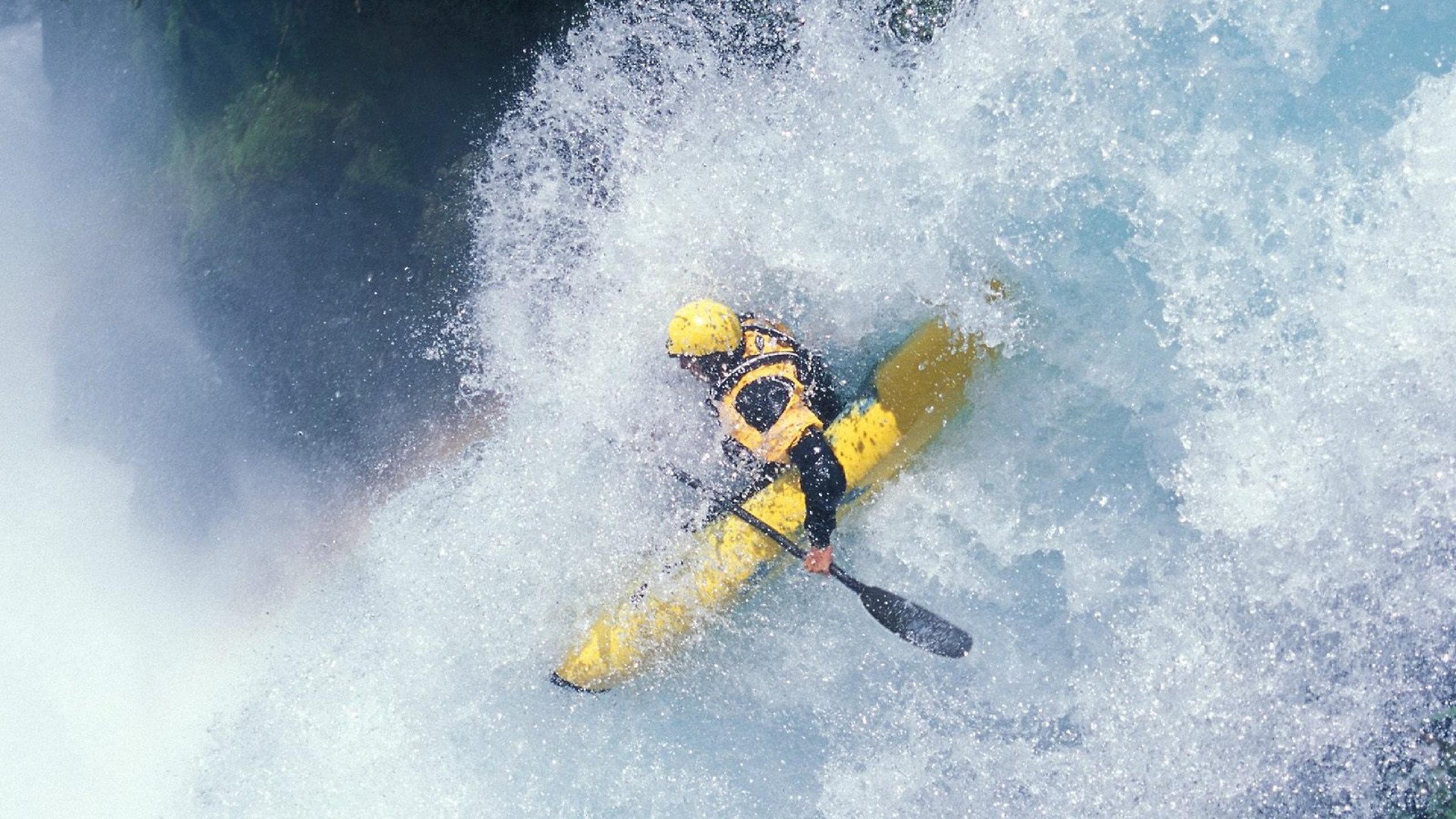 绿茵场外的战争隐喻，当德甲争冠战遇见荷兰强行终结伊拉克