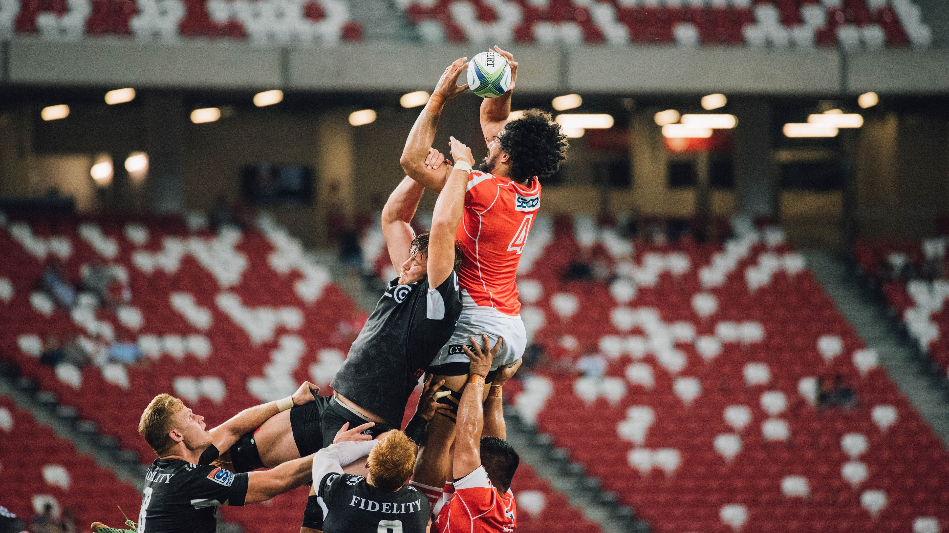 跨界传奇,当贝蒂斯拿下智利,李刚仁在NBA总决赛接管比赛