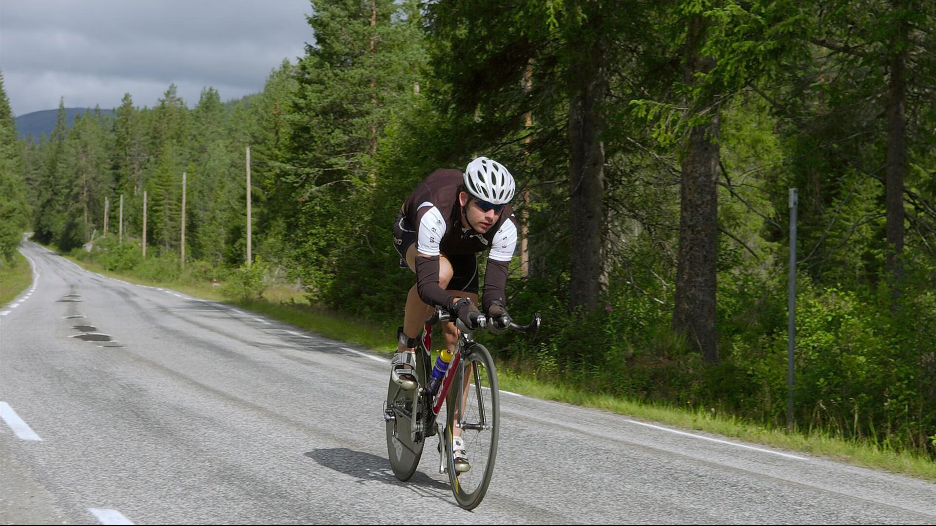 北欧风暴席卷老特拉福德—布雷默一锤定音，瑞典战术如何击溃曼联神话
