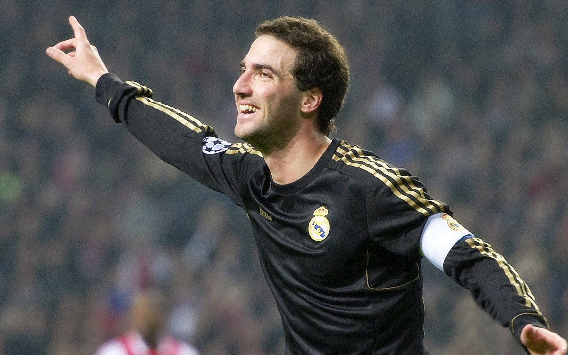 孤胆英雄的加冕礼,乔治扛起全队,国王绝杀雄鹿的启示